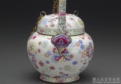 图片[3]-Painted enamel yu vessel with loop handle and floral decoration, Qing dynasty, Qianlong reign (1736-1795)-China Archive